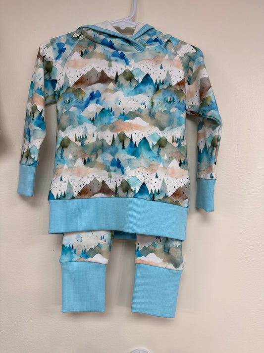 Mt Everest on bamboo jogging suit.